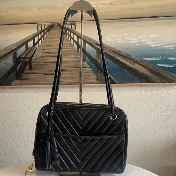 💎✨BEAUTIFUL✨💎 Authentic CHANEL Shoulder Bag - Picture 3 of 10